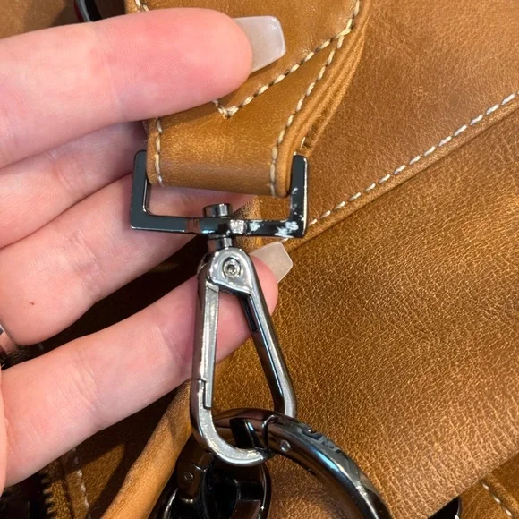 GUC Hammitt Tan Daniel Large Crossbody Bag with Gunmetal Studded Detail - Picture 8 of 8